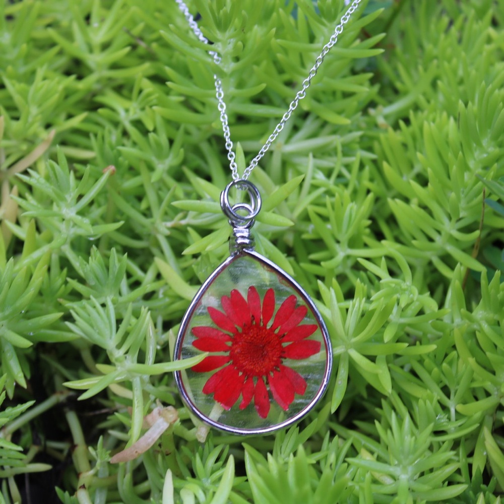 Red Flower Pendant Necklace